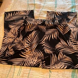 White House Black Market pull on wide leg pants